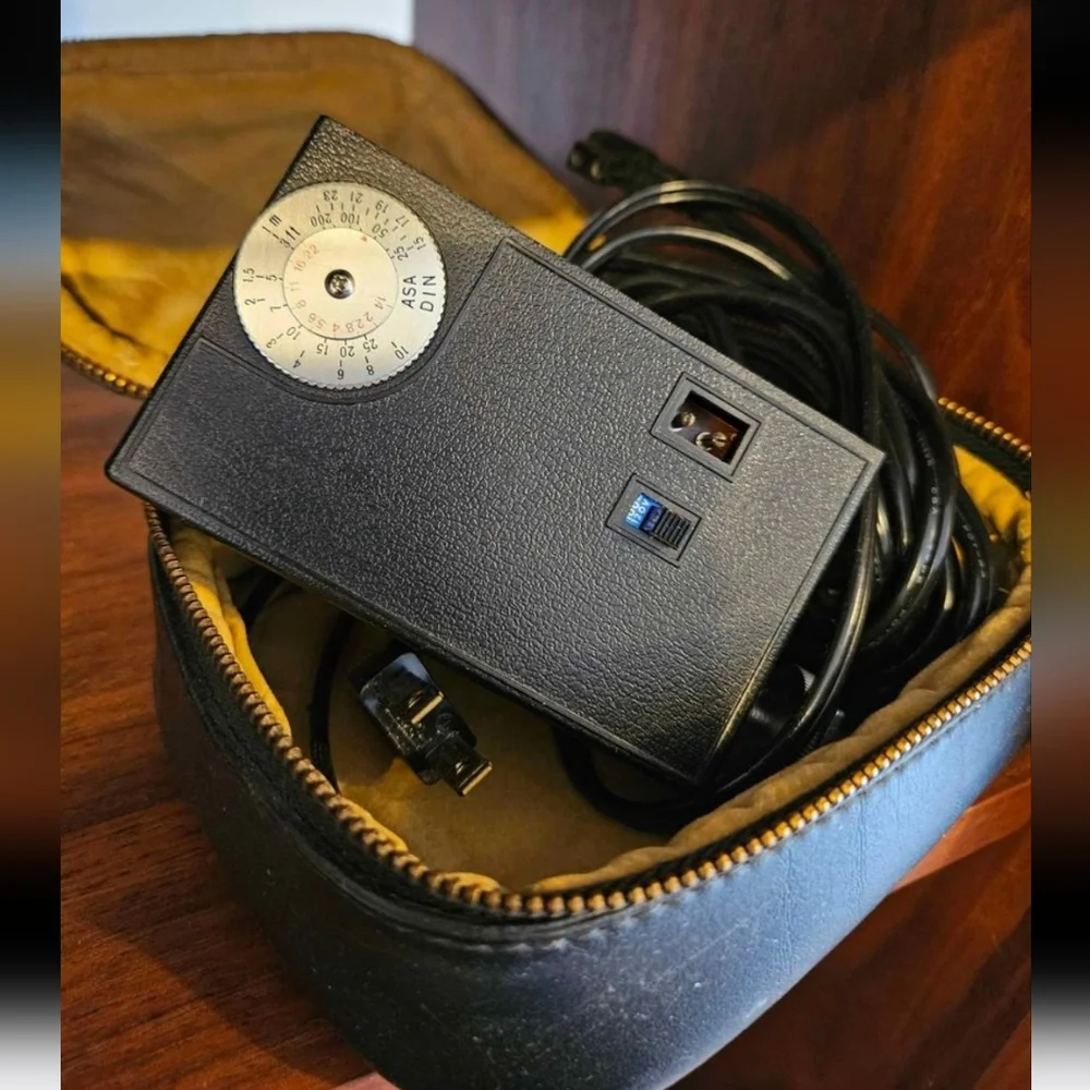 Gold Crest sr45 Flash with Cables & Case